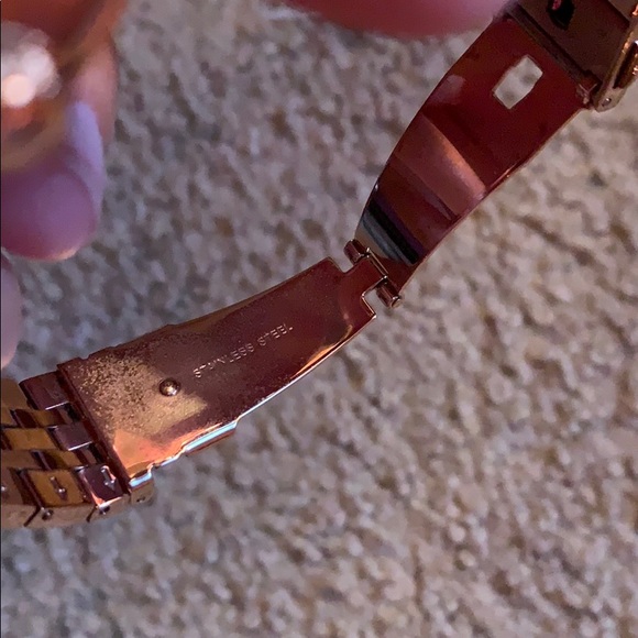 Michael Kors Rose Gold Color Watch - Picture 5 of 8